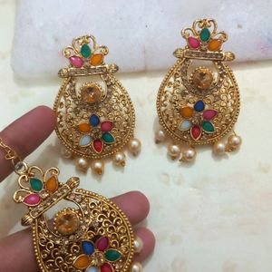 Beautiful Heavy Kundan Earrings With Mang Tikka