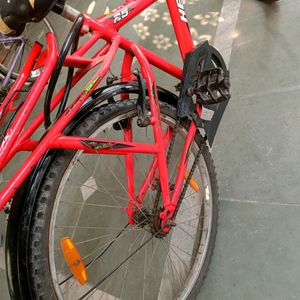 🔴Red Color Sport Cycle Free Lock