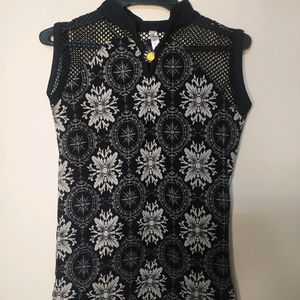 B&W Printed Sleeveless Top