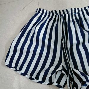 Striped Basic Shorts