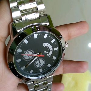 New Quartz Black Dial Wristwatch