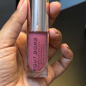 Makeup Revolution Pout Bomb Plumping Gloss