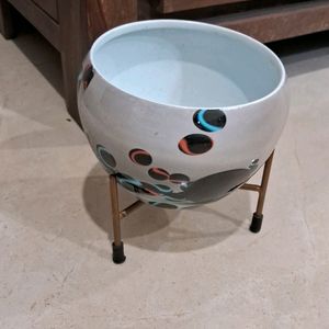 Metal Pot With Stand