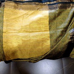 Saree With Black And Golden Border