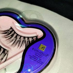 Bonjour Eyelashes With Glue