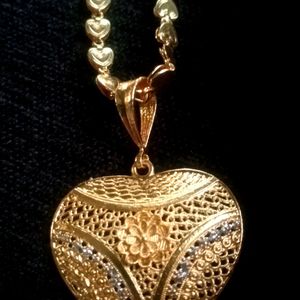 New Chain With Heart Pendent