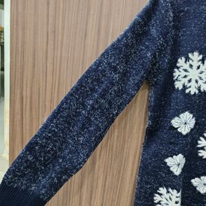 Snowflakes Blue Woollen Sweatshirt