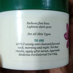 Biotique Anti Aging Cream - Saffron Youth