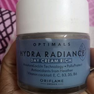 Oriflame hydra radience day cream