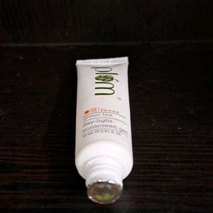 Plum Green Tea Sunscreen Gel