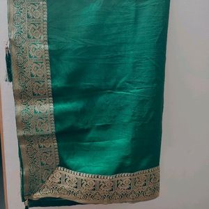 Saree With Unstitched Blouse Piece