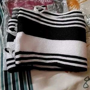 1pc White Black Stripe Woolen Muffler