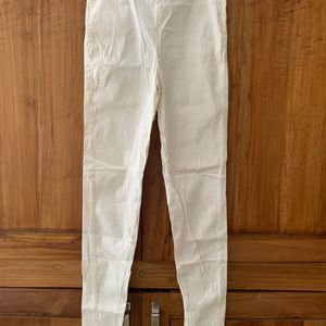 New white fit pant with no damage