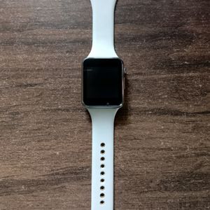 Smart looking White Smarwatch | Not Workin