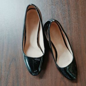 Addons Black Pumps