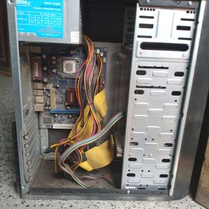 Cpu Cabinet With Everything Free Inside