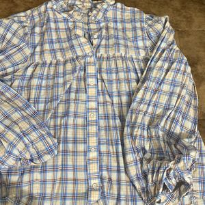 Levi’s Check Top