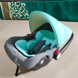 R for Rabbit Picaboo Baby Carry Cot