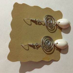 Silver Spiral With She’ll Dangling Earrings