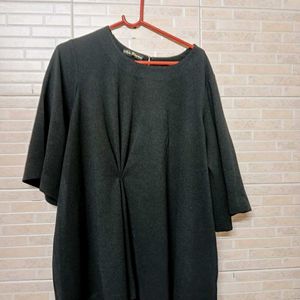 Black Boxy Top Size 4 Xl