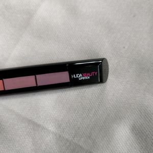 Huda Beauty 5 In 1 Lipstick💄