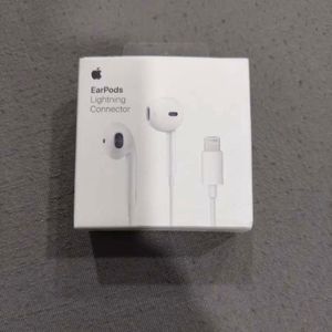 Original Iphone Earpods  Fast Grab 🔥🔥