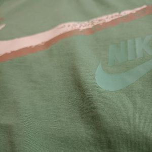 Nike Tshirt Green