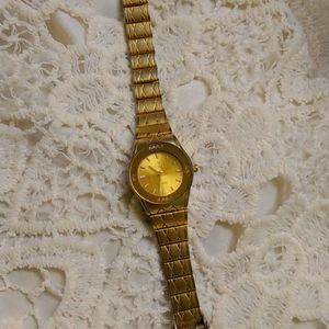 Golden Women Watch