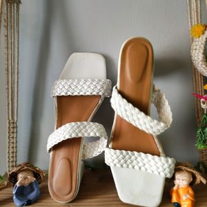 Unused White Stylish Party Wear Sandal