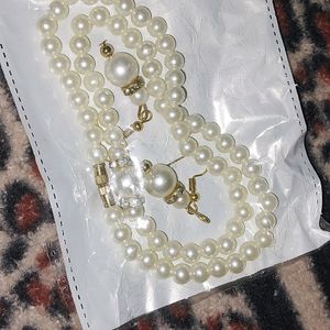 White Chain With Earrings