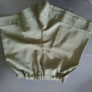 Short Cute Pants