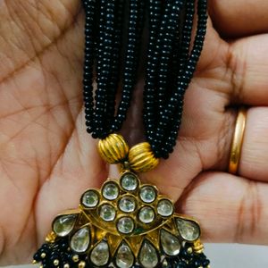 Neckpiece