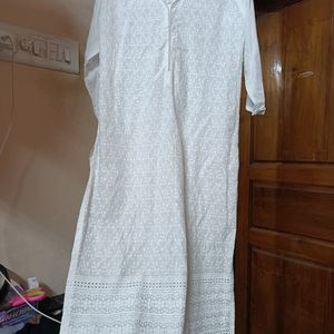 WHITE KURTA CHIKANKARI