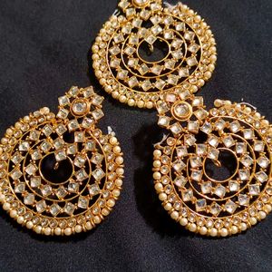 Gold Earrings With Bidi