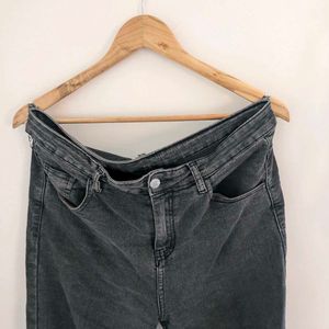 Straight Cut High Rise Jeans