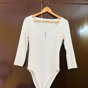 Beautiful White Bodysuit 🌸bust 32-34