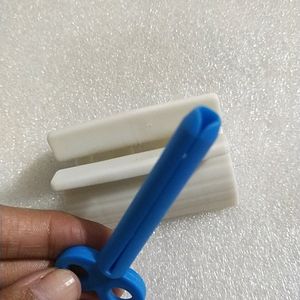 Toothpaste Squeezer