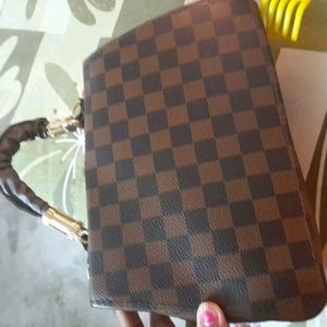 Lv Stylish New Sling Bag In Coffee Brown Color ☕️