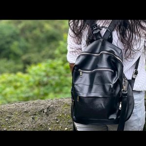 Korean Black Leather Backpack For Travelling & Clg