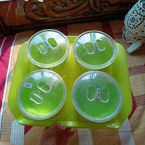 Set Of 4 Bowls With Lid And Tray