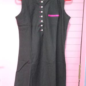 Elegant And Smart Black Kurti