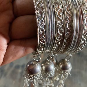 JUMKA HANGING SILVER BANGLES