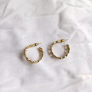 Golden Trending Hoop Earring