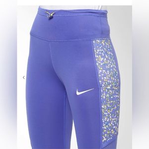 NIKEHigh-Rise Slim Fit Sports Leggings with Printe