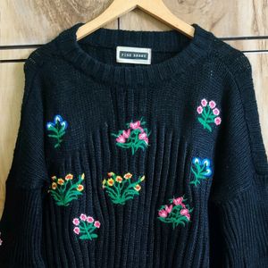 Black Embroidery Work Baggi Sweater Size44-46