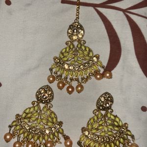 2 Pair Of Earing And Tika Set