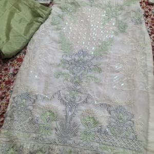 Beautiful Pakistani Suit With Net Frill Dupatta