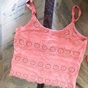 Stylish top and bottom set for girls