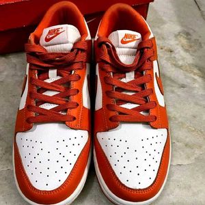 NIKE ORANGE DUNKS UK - 8.5 (43)