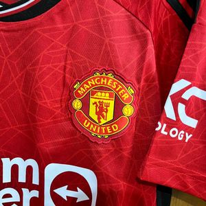 MANCHESTER UNITED NEW HOME JERSEY SIZE - S (38)